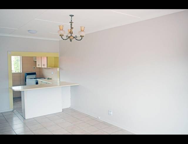 BEDROOM APARTMENT FOR SALE IN NEW REDRUTH
